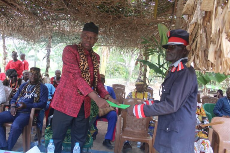 Autorité traditionnelle supérieure: le Village KORO reçoit la visite du chef supérieur des Sanaga Djanti Baveuck et assimilés